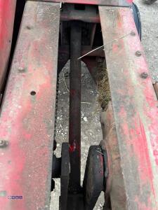 INTERNATIONAL B47 conventional baler (s/n 33483) - 18