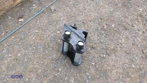 Quick hitch (unused)(25mm pins) - 2