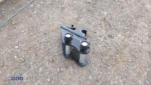 Quick hitch (unused)(25mm pins) - 2