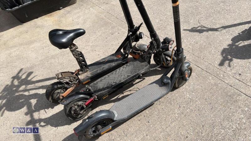 3 x eletric scooters