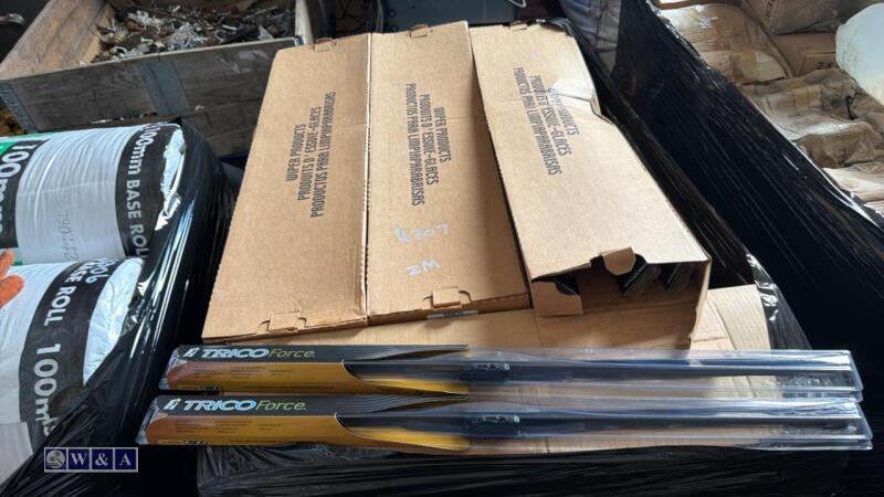 Pallet of windscreen wipers