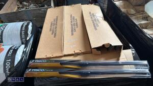 Pallet of windscreen wipers
