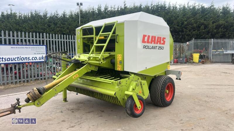 2005 CLAAS ROLLANT 250 round baler, wide pickup reel, chopper & net (s/n 7250737)