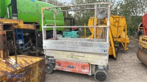 JLG battery driven scissor lift (inoperable)