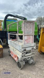 JLG battery driven scissor lift (inoperable) - 2