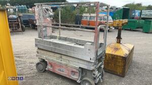 JLG battery driven scissor lift (inoperable) - 5