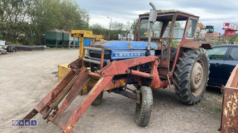 LEYLAND 384 2wd tractor c/w loader (inoperable)
