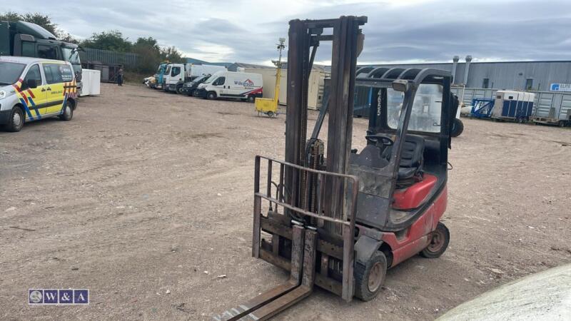 LANSING 1.3t gas driven forklift truck with triple mast (inoperable)