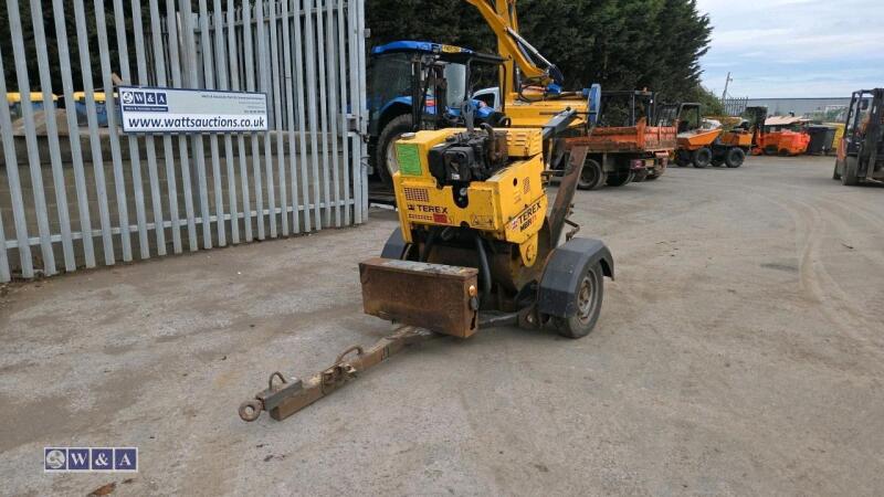 TEREX MBR71 single drum roller with trailer
