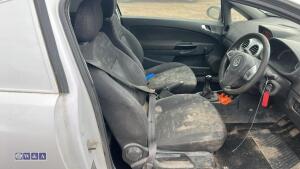 2014 VAUXHALL CORSA CDTI ECOFLEX S/S 5-speed manual diesel van (AF14 XEZ)(V5 & manual in office) - 17