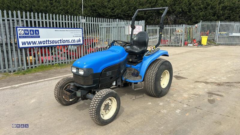 NEW HOLLAND TC27D 4wd hydrostatic compact tractor, spool valve, 3 point linkage, (s/n G03054)