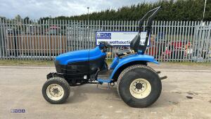 NEW HOLLAND TC27D 4wd hydrostatic compact tractor, spool valve, 3 point linkage, (s/n G03054) - 2