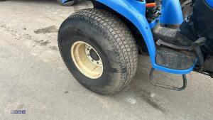 NEW HOLLAND TC27D 4wd hydrostatic compact tractor, spool valve, 3 point linkage, (s/n G03054) - 9