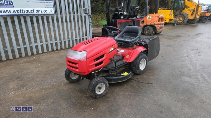 MTD RH115 petrol ride on mower c/w collector