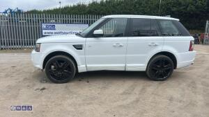 2010 LAND ROVER RANGE ROVER SPORT HSE 3.0 V6 6-speed automatic diesel (N444 SSO)(MoT 10th August 2027) - 16