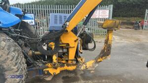 2005 NEW HOLLAND TS100A tractor, twin assister rams, front weights, air seat, shuttle,,air conditioning, c/w Bomford Falcon 5:5 hedge cutter, joystick controls, road blower (FN05 CWV)(V5 in office) - 11