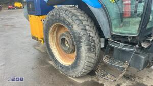 2005 NEW HOLLAND TS100A tractor, twin assister rams, front weights, air seat, shuttle,,air conditioning, c/w Bomford Falcon 5:5 hedge cutter, joystick controls, road blower (FN05 CWV)(V5 in office) - 12