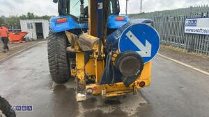 2005 NEW HOLLAND TS100A tractor, twin assister rams, front weights, air seat, shuttle,,air conditioning, c/w Bomford Falcon 5:5 hedge cutter, joystick controls, road blower (FN05 CWV)(V5 in office) - 13