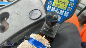 2005 NEW HOLLAND TS100A tractor, twin assister rams, front weights, air seat, shuttle,,air conditioning, c/w Bomford Falcon 5:5 hedge cutter, joystick controls, road blower (FN05 CWV)(V5 in office) - 31