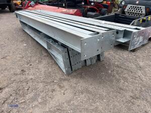 60ft x 20ft x 12ft Agricultural galvanised steel building, 8 x stanchions, 8 x rafters - 5