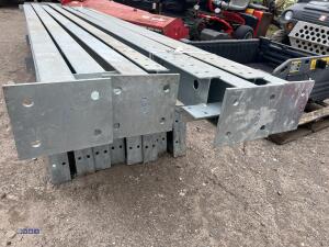 60ft x 20ft x 12ft Agricultural galvanised steel building, 8 x stanchions, 8 x rafters - 6