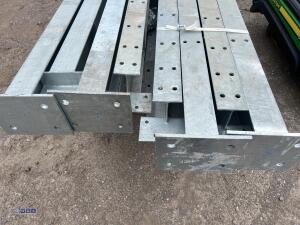 60ft x 20ft x 12ft Agricultural galvanised steel building, 8 x stanchions, 8 x rafters - 12
