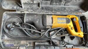 DEWALT 240v reciprocating saw c/w case