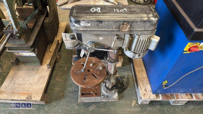 DRAPER 240v pillar drill