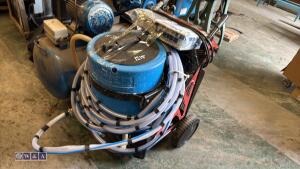 LARIUS PEGASUS spray machine (for plaster & render finishes) c/w LARIUS high volume spray gun & spray nozzles / caps - 2