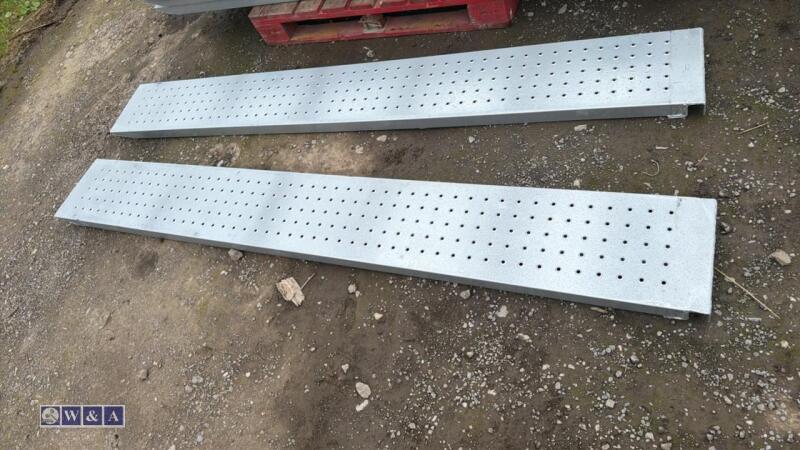 Set of 8ft car & trailer recovery ramps