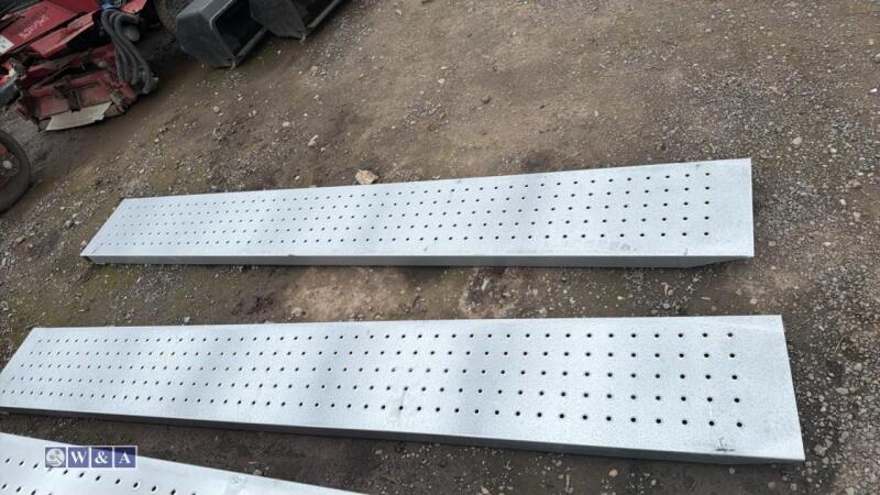 Set of 8ft car & trailer recovery ramps