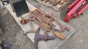 Quantity of blacksmith tools - 3