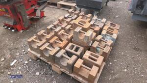 Quantity of metal weights - 3