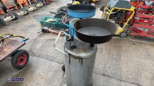 2 x oil drainers - 4