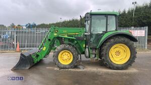 2004 JOHN DEERE 6220 4wd tractor, 2 x spool valves, twin assister rams, puh, shuttle c/w John Deere 631 front loader, joystick & bucket (DX04 KUG)(V5 in office) - 2
