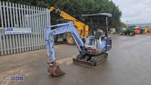 KUBOTA KX014 rubber tracked excavator with bucket, blade & piped