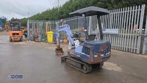 KUBOTA KX014 rubber tracked excavator with bucket, blade & piped - 3