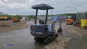KUBOTA KX014 rubber tracked excavator with bucket, blade & piped - 5