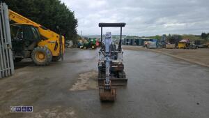 KUBOTA KX014 rubber tracked excavator with bucket, blade & piped - 8