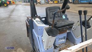 KUBOTA KX014 rubber tracked excavator with bucket, blade & piped - 25