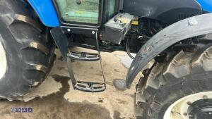 2019 NEW HOLLAND TD5-115 tractor, 2 x spool valves, puh, shuttle, 12x12 speed (YX19 CWR)(31029991) - 15