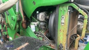 2004 JOHN DEERE 6220 4wd tractor, 2 x spool valves, twin assister rams, puh, shuttle c/w John Deere 631 front loader, joystick & bucket (DX04 KUG)(V5 in office) - 17