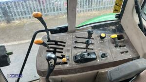 2004 JOHN DEERE 6220 4wd tractor, 2 x spool valves, twin assister rams, puh, shuttle c/w John Deere 631 front loader, joystick & bucket (DX04 KUG)(V5 in office) - 24
