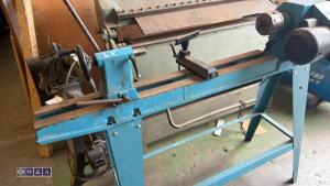 AXMINSTER APTCM 900 240v woodturning lathe - 3