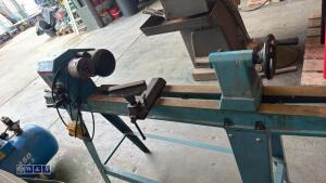 AXMINSTER APTCM 900 240v woodturning lathe - 5