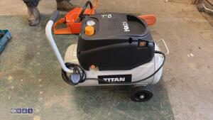 TITAN 240v air compressor
