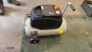 TITAN 240v air compressor - 4