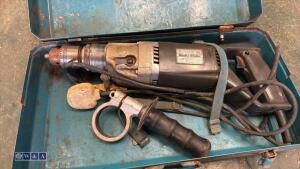BLACK & DECKER 240v drill c/w case - 3