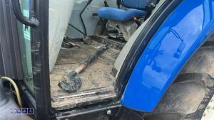 2019 NEW HOLLAND TD5-115 tractor, 2 x spool valves, puh, shuttle, 12x12 speed (YX19 CWR)(31029991) - 36