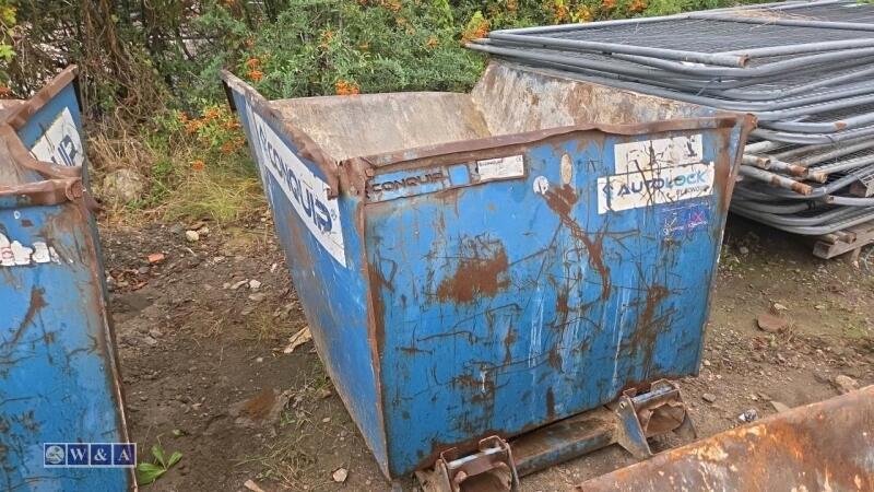 CONQUIP tippig skip to suit telehandler